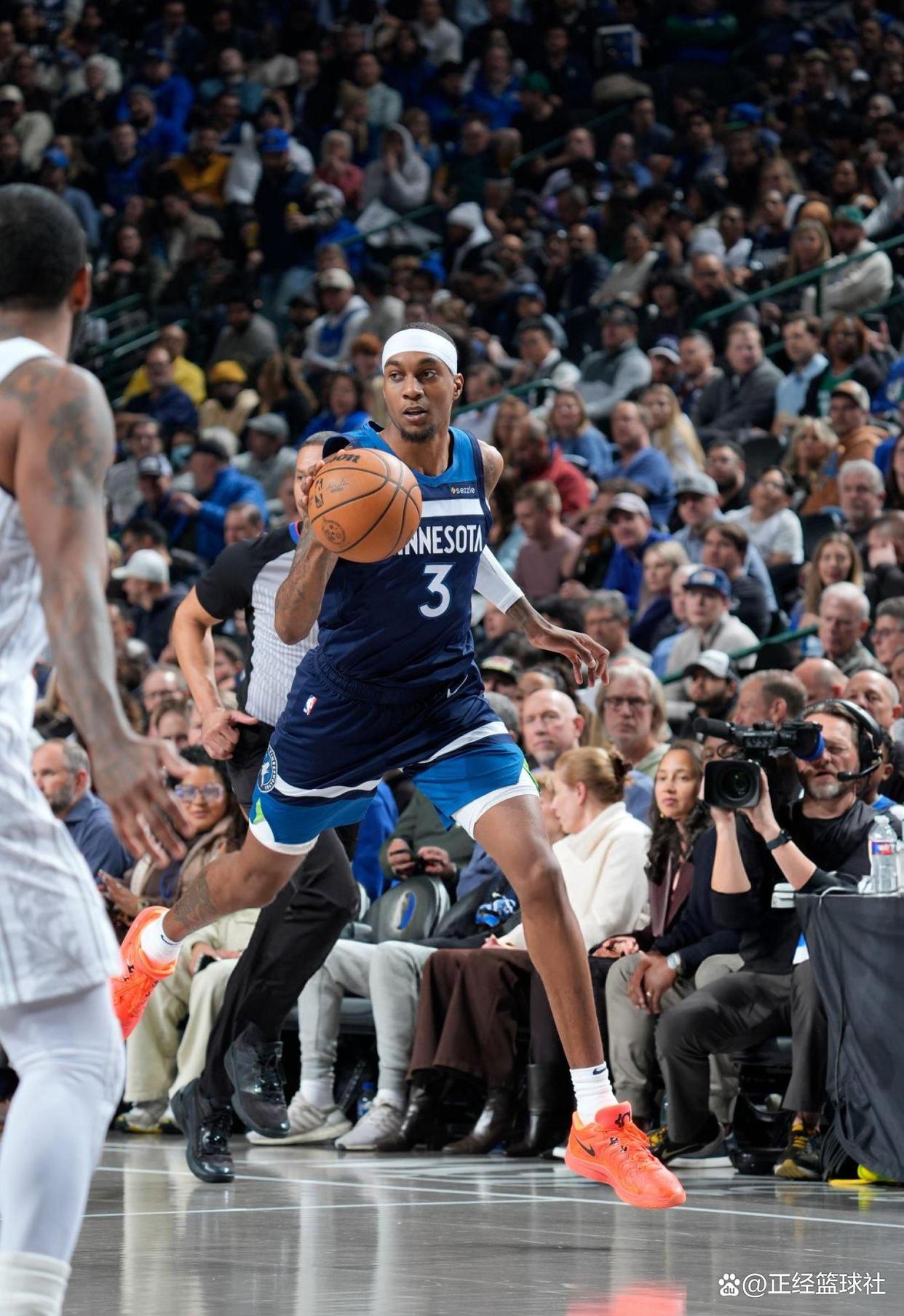 NBA常规赛国际比赛日走向成谜；明尼苏达森林狼再遭质疑；更衣室稳定；更衣室氛围转暖的简单介绍