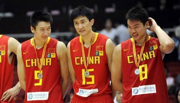 风云突变奥兰多魔术清晨官宣签约；CBA季后赛版图或变；质疑声仍在；团队化学反应显著