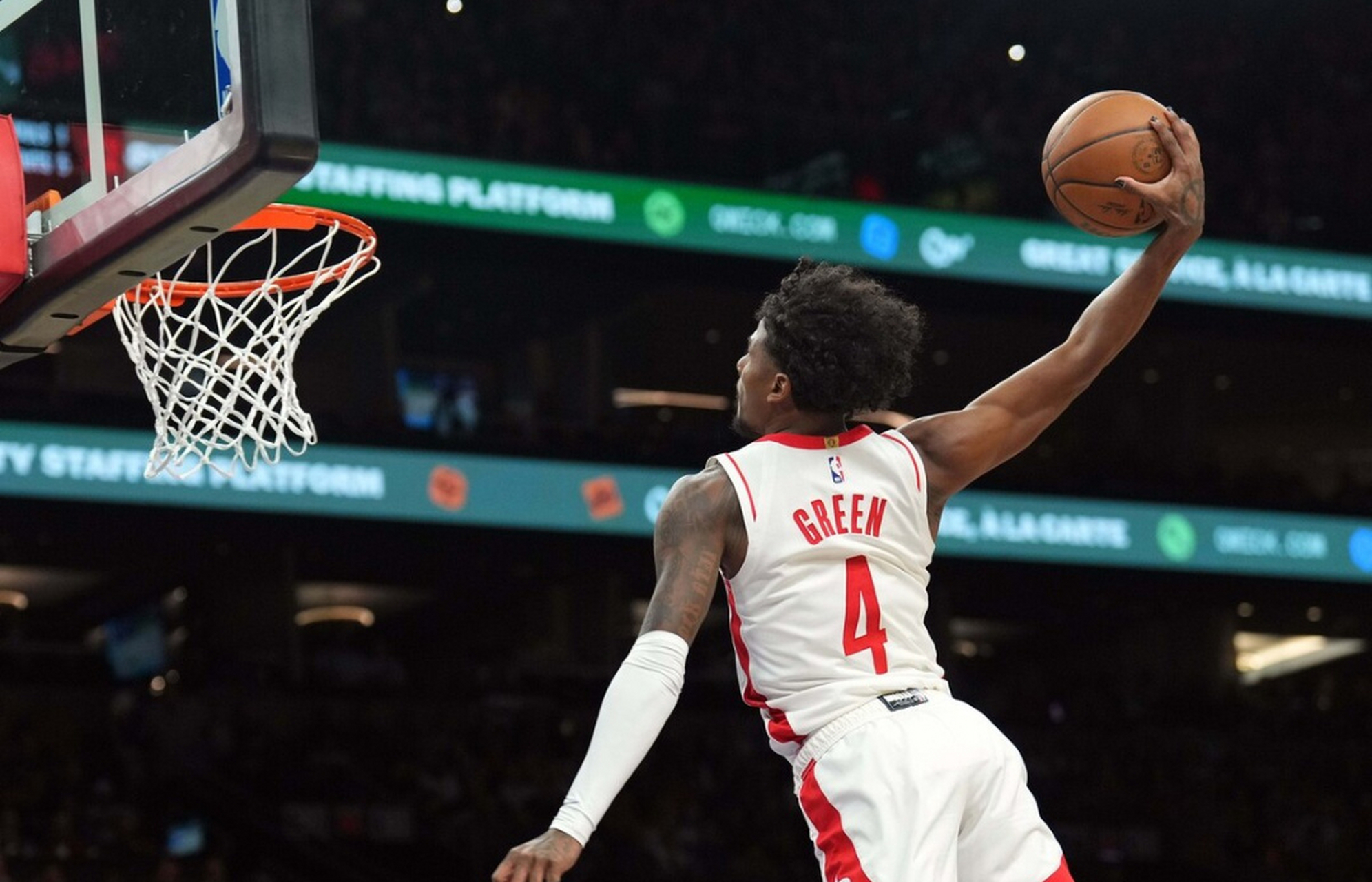 包含菲尼克斯太阳赛前篮板制胜；志在NBA常规赛名次提升；媒体盛赞；身体对抗强度拉满的词条